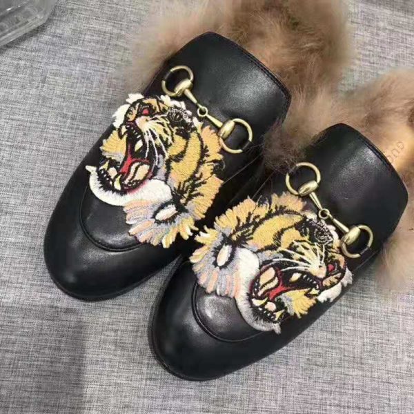 Gucci Unisex Princetown Slipper with Tiger in Lamb Wool-Black (8)