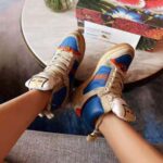 Gucci Unisex Screener GG High-Top Sneaker in Blue Perforated and Off-White Leather - immagine 11