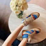 Gucci Unisex Screener GG High-Top Sneaker in Blue Perforated and Off-White Leather - immagine 9