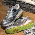 Gucci Unisex Ultrapace Sneaker with Embroidered Gucci and Interlocking G in Metallic Leather-Silver – Bild 2