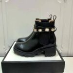 Gucci Women Gucci Leather Ankle Boot with Belt in Black Leather 6 cm Heel - Imagen 4