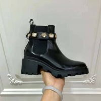 Gucci Women Gucci Leather Ankle Boot with Belt in Black Leather 6 cm Heel (1)