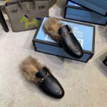 Gucci Women Princetown Leather Slipper with Lamb Wool-Black - Imagen 7