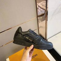 Louis Vuitton LV Men LV Trainer Sneaker-Exclusively Online in Alligator-Embossed Calf Leather-Black (1)