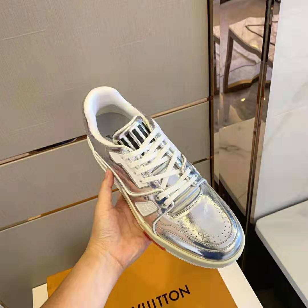 Louis Vuitton LV trainers silver new Silvery Leather ref.240544