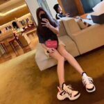 Louis Vuitton LV Unisex LV Archlight Sneaker in Calf Leather and Technical Fabric-Pink - Imagen 9