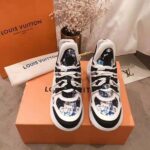 Louis Vuitton LV Unisex LV Archlight Sneaker in Flower-Print Calf Leather-Blue - immagine 3