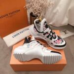 Louis Vuitton LV Unisex LV Archlight Sneaker in Flower-Print Calf Leather-Pink - immagine 2