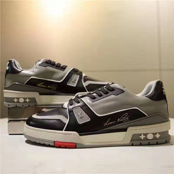 Louis Vuitton LV Unisex LV Trainer Sneaker in Calf Leather-Black (3)