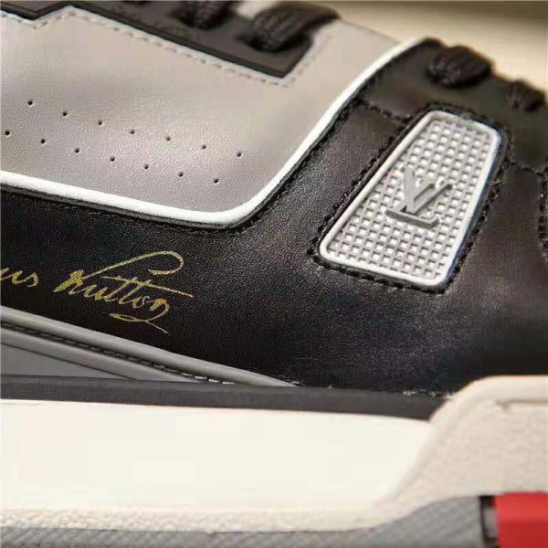 Louis Vuitton LV Unisex LV Trainer Sneaker in Calf Leather-Black (5)