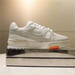 Louis Vuitton LV Unisex LV Trainer Sneaker in Grained Calf Leather-White – Bild 2