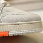 Louis Vuitton LV Unisex LV Trainer Sneaker in Grained Calf Leather-White – Bild 7