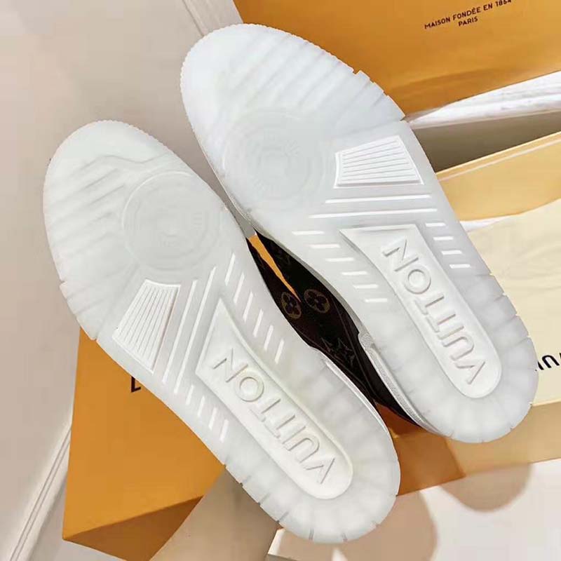 LOUIS VUITTON “WHITE CANVAS: LV TRAINER IN RESIDENCE” THE