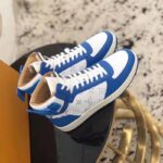 Louis Vuitton LV Unisex Rivoli Sneaker Boot in Monogram Grained Calf Leather-Blue - Imagen 6