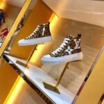 Louis Vuitton LV Unisex Stellar Sneaker Boot in Pony-Styled Calf Leather with Giant LV Monogram Flowers-Brown - Imagen 3