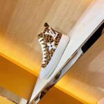 Louis Vuitton LV Unisex Stellar Sneaker Boot in Pony-Styled Calf Leather with Giant LV Monogram Flowers-Brown - Imagen 6