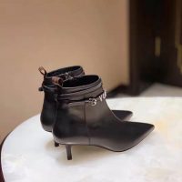 Louis Vuitton LV Women Call Back Ankle Boot in Smooth Calf Leather 5.5 cm Heel-Black (1)