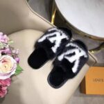 Louis Vuitton LV Women Homey Flat Mule in Mink Fur-Black - Imagen 5