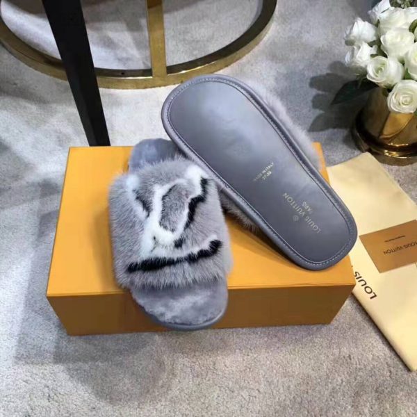 Louis Vuitton LV Women Homey Flat Mule in Mink Fur-Grey (5)