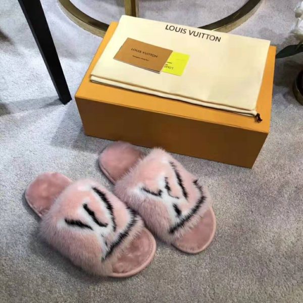 Louis Vuitton LV Women Homey Flat Mule in Mink Fur-Pink (11)