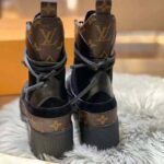 Louis Vuitton LV Women Laureate Platform Desert Boot in Soft Suede Calf Leather with Monogram Canvas-Black - Bild 7