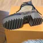 Louis Vuitton LV Women Laureate Platform Desert Boot in Suede Calf Leather and Monogram Canvas-Brown - immagine 7