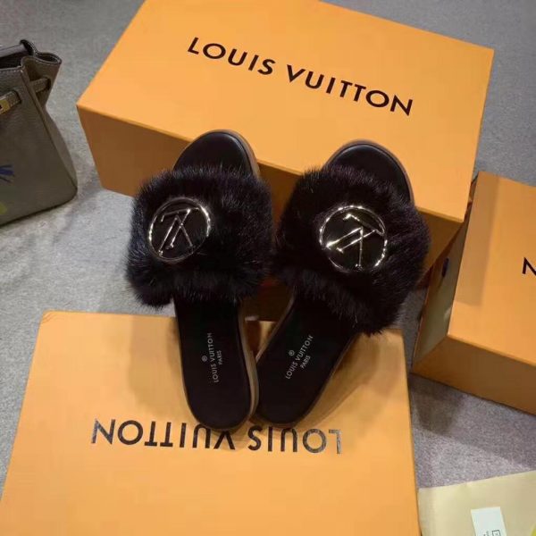 Louis Vuitton LV Women Lock It Mule in Mink and Leather-Black (4)