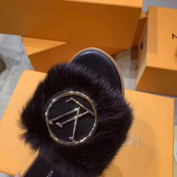 Louis Vuitton LV Women Lock It Mule in Mink and Leather-Black (7)