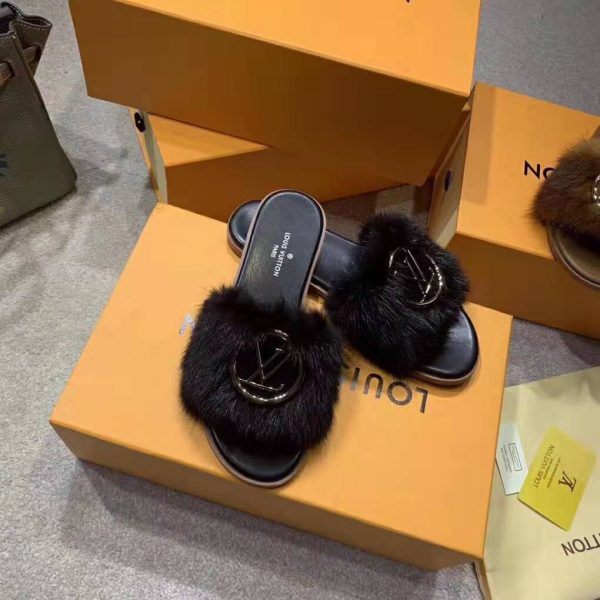 Louis Vuitton LV Women Lock It Mule in Mink and Leather-Black (9)