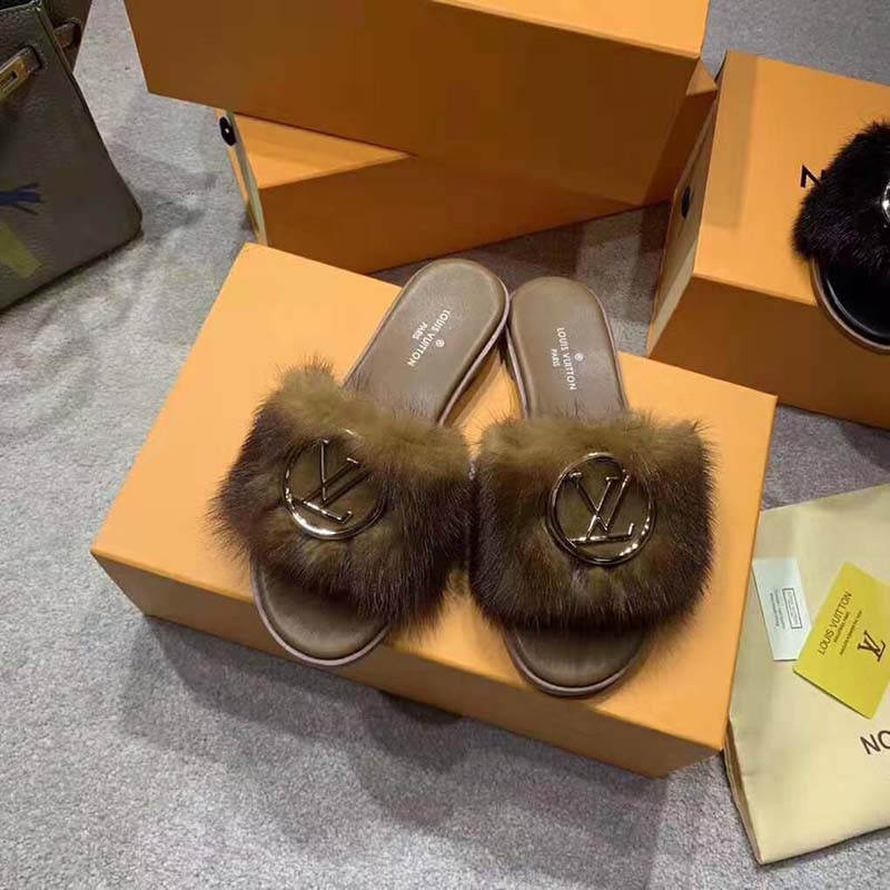 Louis Vuitton LV Women Homey Flat Mule in Mink Fur-Black - LULUX