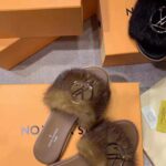 Louis Vuitton LV Women Lock It Mule in Mink and Leather-Brown - immagine 11