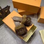 Louis Vuitton LV Women Lock It Mule in Mink and Leather-Brown - immagine 5