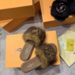Louis Vuitton LV Women Lock It Mule in Mink and Leather-Brown - immagine 6