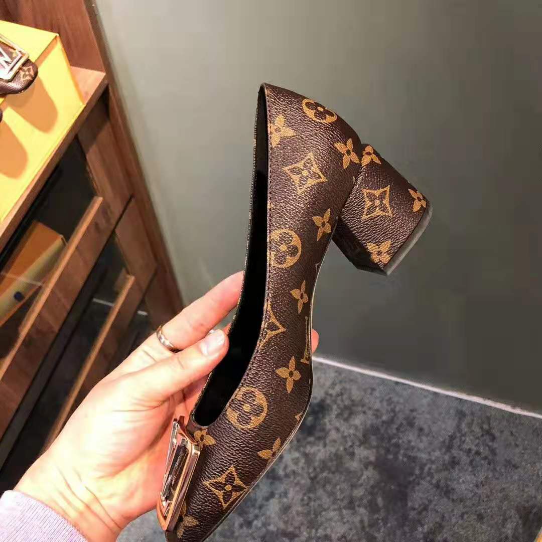 vuitton madeleine pump