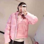 Louis Vuitton LV Women Short Down Jacket in Regular Fit-Pink – Bild 6