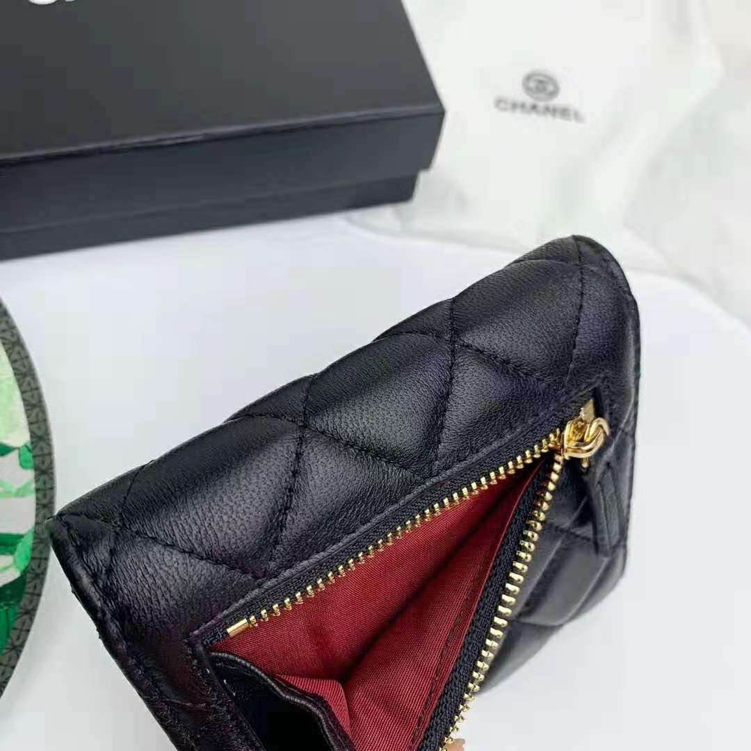 Chanel Women Classic Small Flap Wallet in Lambskin & Gold-Tone