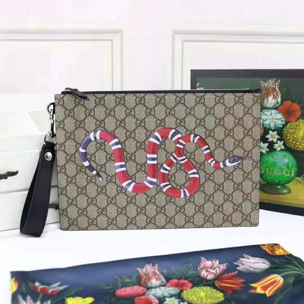 Gucci GG Men Gucci Bestiary Pouch with Kingsnake in BeigeEbony GG Supreme Canvas (2)