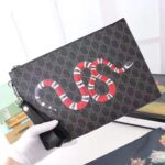 Gucci GG Men Gucci Bestiary Pouch with Kingsnake in Black/Grey GG Supreme Canvas - Imagen 5