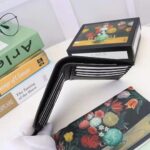 Gucci GG Men Gucci Print Leather Bi-Fold Wallet in Black Leather - Imagen 6