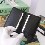 Gucci GG Men Soft Leather Passport Case in Black Soft Leather - immagine 6