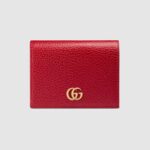 Cartera tarjetero unisex Gucci GG de piel texturizada con doble G roja