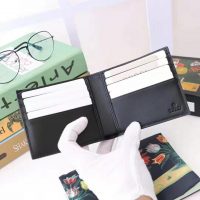 Gucci GG Unisex Leather Wallet with Gucci Logo in Black Leather (1)