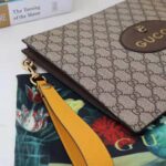 Gucci GG Unisex Neo Vintage GG Supreme Pouch in Beige/Ebony GG Supreme Canvas - Image 10