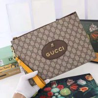 Gucci GG Unisex Neo Vintage GG Supreme Pouch in BeigeEbony GG Supreme Canvas (5)