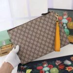 Gucci GG Unisex Neo Vintage GG Supreme Pouch in Beige/Ebony GG Supreme Canvas - Image 6
