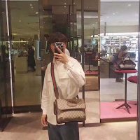 Gucci GG Unisex Neo Vintage Messenger Bag in BeigeEbony GG Supreme Canvas (1)