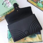 Gucci GG Women GG Marmont Clutch in Black Matelassé Chevron Leather with a Heart - Bild 3