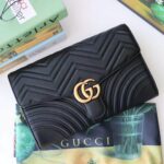 Gucci GG Women GG Marmont Clutch in Black Matelassé Chevron Leather with a Heart - Bild 2