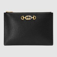 Gucci GG Women Gucci Zumi Grainy Leather Pouch-Green (1)