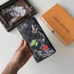 Louis Vuitton LV Unisex Brazza Wallet in Damier Graphite Canvas - Image 7